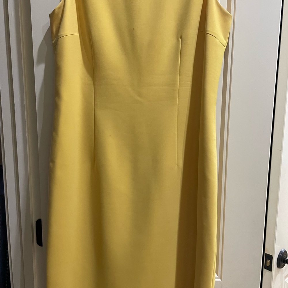 Elegant Yellow Sleeveless Dress